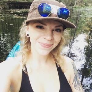 Meet your Posher, Leah